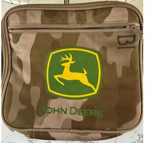 SKU3332 John Deere Camo Insulated Lunch Bag zippered pockets